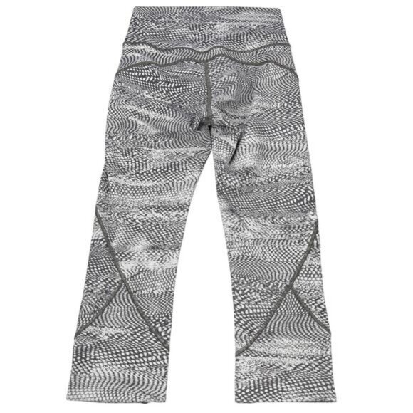 Lululemon In Movement Crop 19" In Swerve Vapor Metal Grey Size 4 - Picture 7 of 8